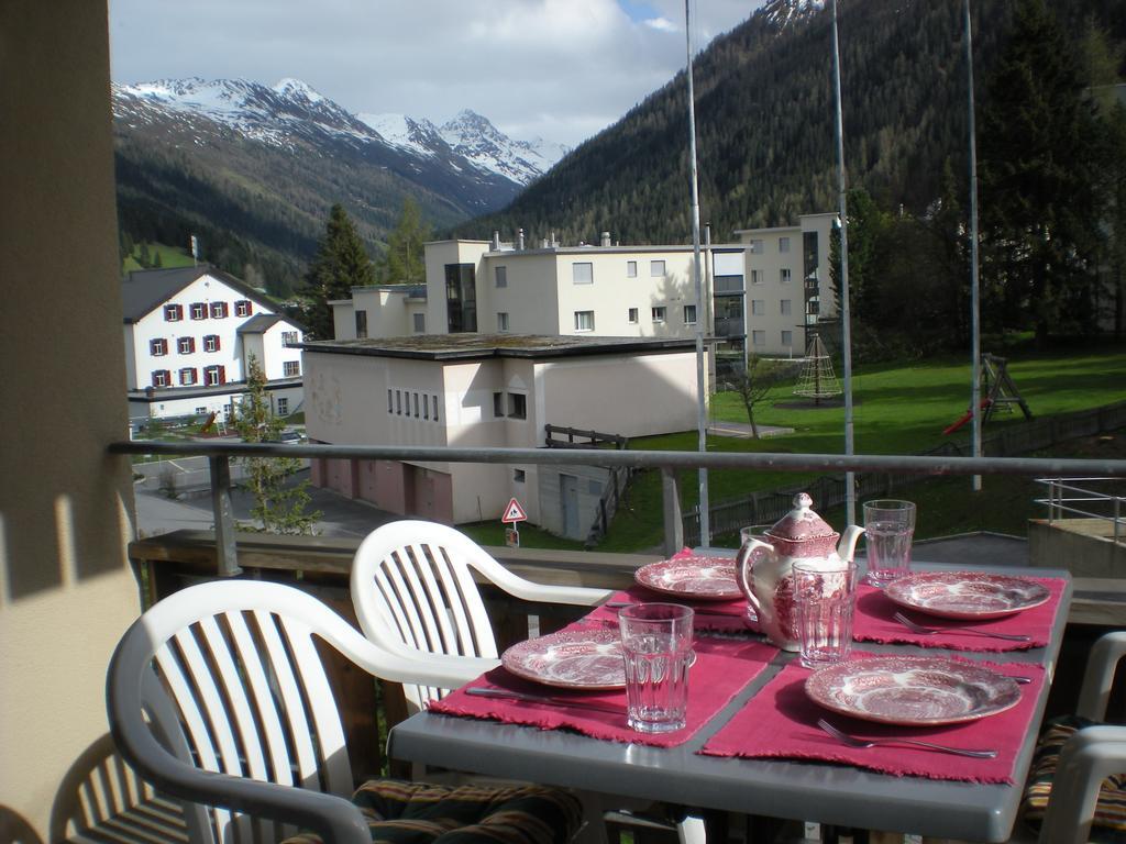 Ferienwohnung Parsennresidenz Davos Zimmer foto
