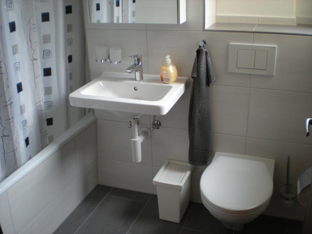 Ferienwohnung Parsennresidenz Davos Zimmer foto