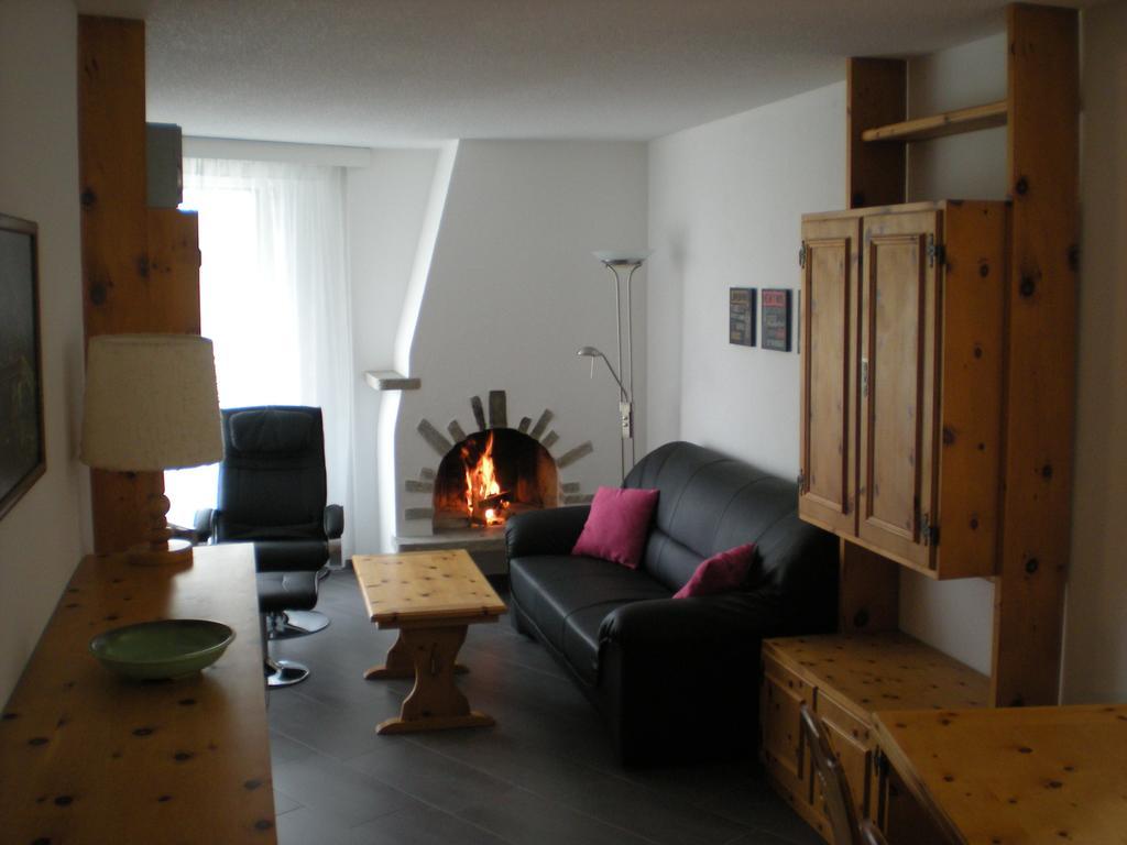 Ferienwohnung Parsennresidenz Davos Zimmer foto